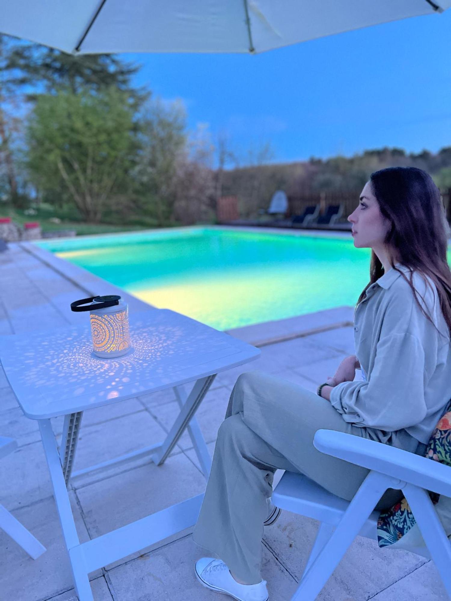 Entire Apartment With Swimming Pool Near Aubeterre Saint-Romain  Exterior foto