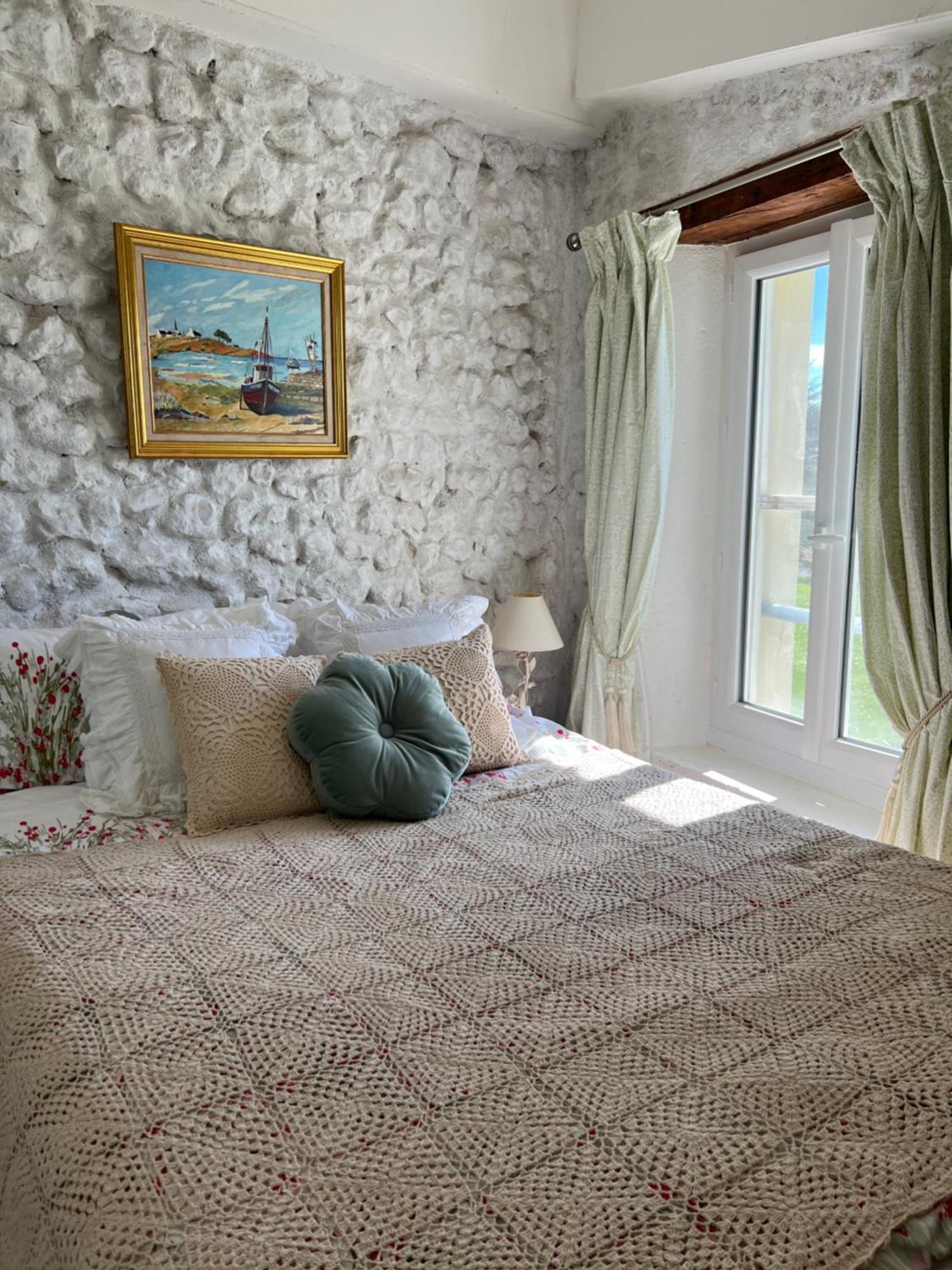 Entire Apartment With Swimming Pool Near Aubeterre Saint-Romain  Exterior foto